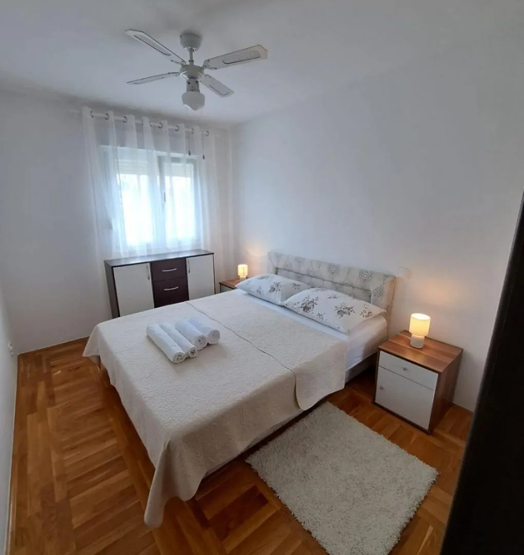 Apartment Slava - Close To The Mall Split 0*,