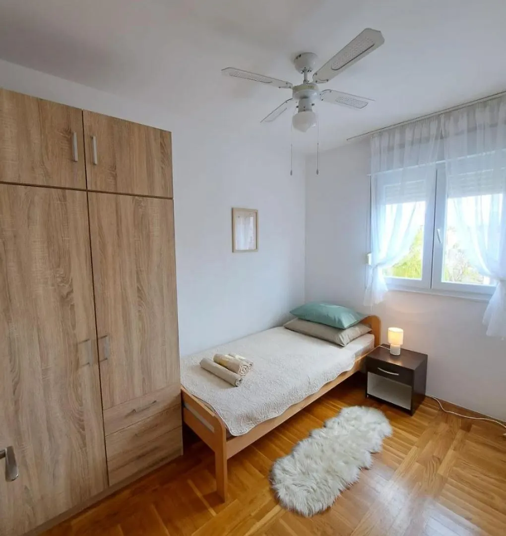 Apartment Slava - Close To The Mall Split 0*,
